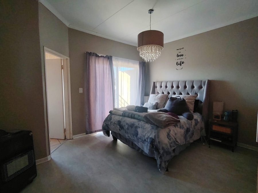 3 Bedroom Property for Sale in Langenhovenpark Free State